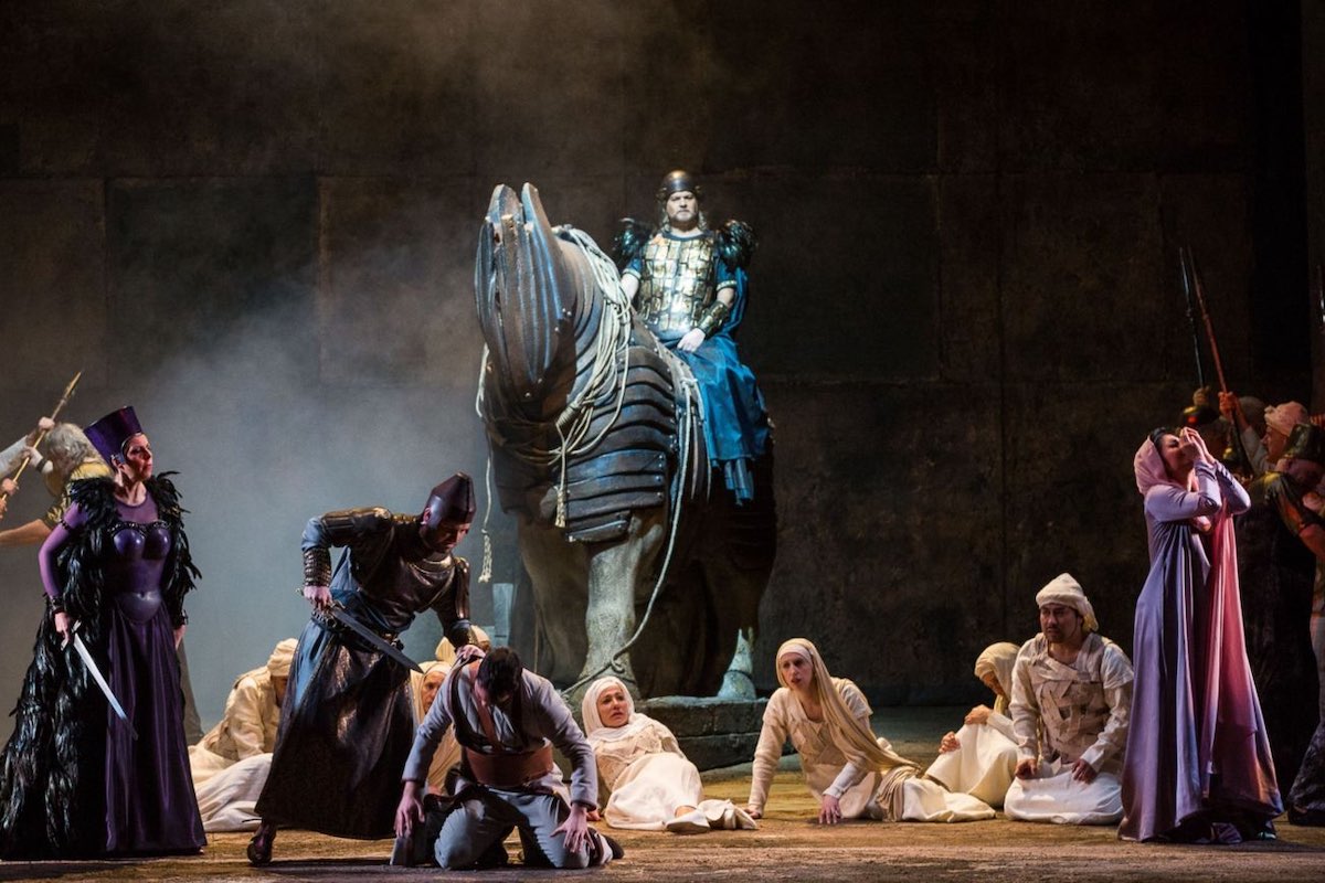 Un monumento equestre per il Nabucco del Teatro Verdi di Trieste